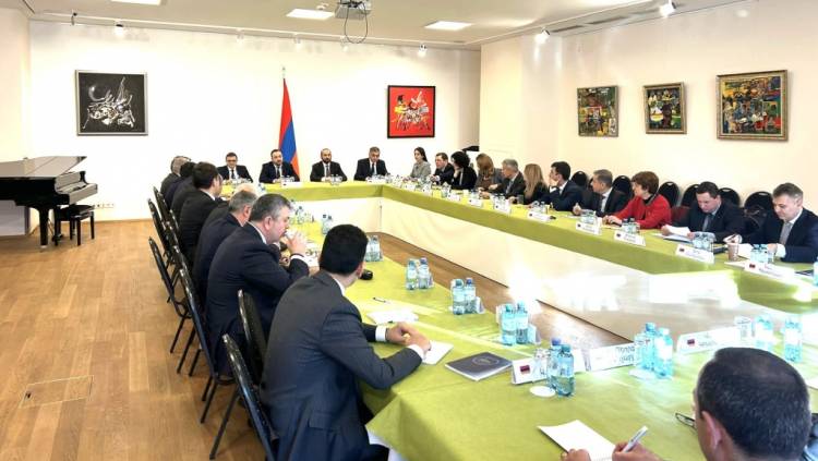 Արարատ Միրզոյանը ՀՀ դեսպանների հետ քննարկել է խաղաղության օրակարգը և իրավիճակը Հարավային Կովկասում