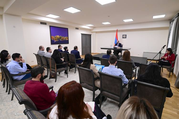 Ի՞նչ է ասել Արարատ Միրզոյանը ՔՊ-ականների հետ փակ հանդիպմանը․ «Հրապարակ»