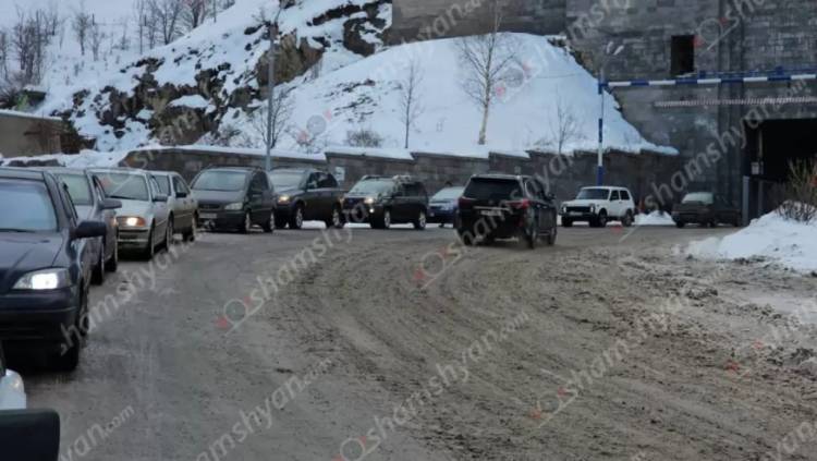 Վանաձոր-Ստեփանավան մի քանի կմ-անոց մերկասառույց ճանապարհը վարորդների համար դարձել է պատուհաս
