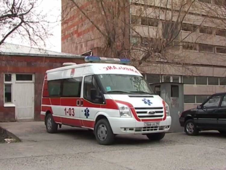 «Մուրացան» հիվանդանոցի ռեանիմոբիլը կանչի գնալու ճանապարհին՝ Հրազդան քաղաքի մոտակայքում վթարի է ենթարկվել