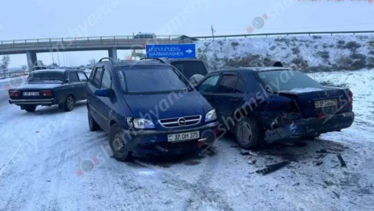 Շղթայական վթար՝ Արարատում. մեծաթիվ մեքենաներ են բախվել