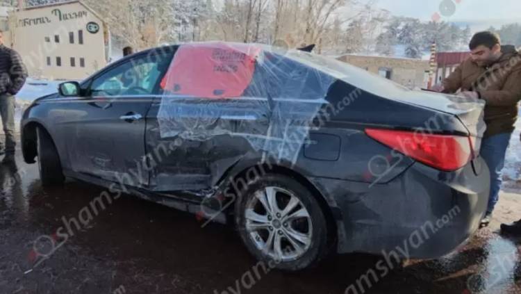 Վթար՝ Կոտայքում․ «Գուրման» հացատան մոտ բախվել են Nissan-ն ու Hyundai-ը