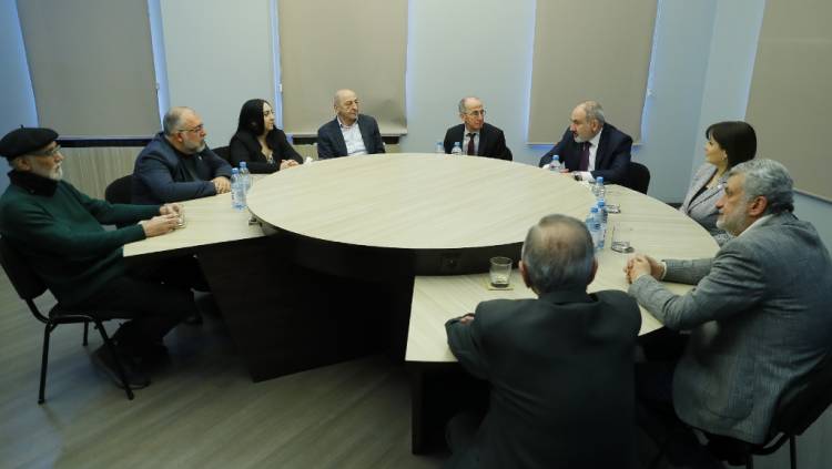 Փաշինյանը հանդիպել է Հանրային հեռարձակողի խորհրդի անդամներին