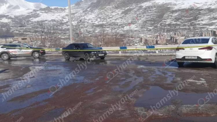 Կրակոցներ՝ Գորիսում, վիրավոր կա, հայտնաբերվել են BMW՝ կրակոցի հետքերով, պարկուճներ ու արնանման հետքեր