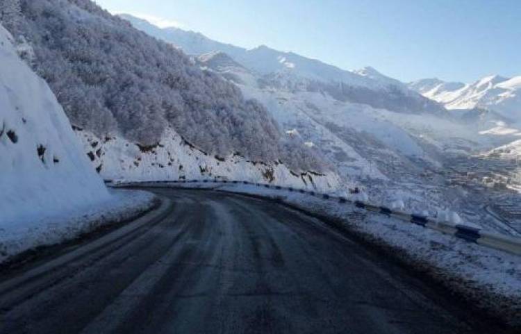 Վարդենյաց լեռնանցքը, Գորիս-Տաթև և Գորիս-Սիսիան ավտոճանապարհներին բուք է, Լարսը բաց է