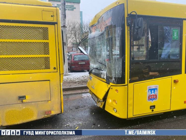 Բելառուսում երկու ավտոբուսների մասնակցությամբ վթար է տեղի ունեցել