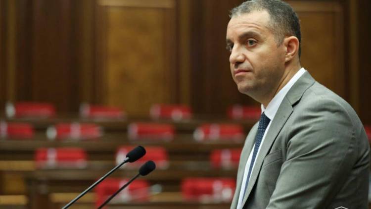Թիրախում Վահան Քերոբյանն է․ «Հրապարակ»