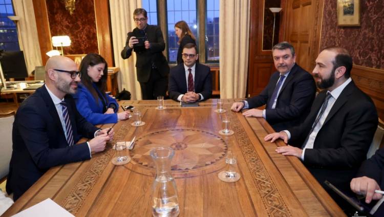 Արարատ Միրզոյանը հանդիպում է ունեցել Արբիտրաժի մշտական դատարանի գլխավոր քարտուղար Մարչին Չեպելակի հետ