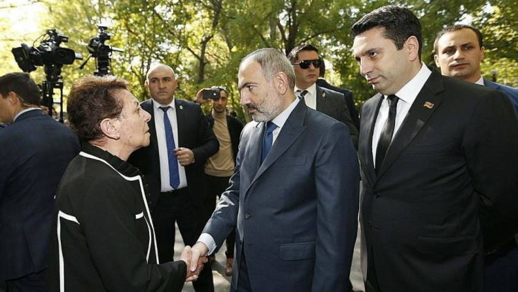 «Մտքումս մի շառաչուն ապտակ տվեցի ձեզ»․ Անահիտ Բախշյանը բաց նամակ է գրել Փաշինյանին