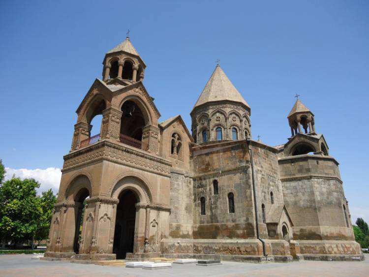 Թույլ չեն տալու հերթական հարձակումը Հայ առաքելական եկեղեցու դեմ. «Փաստ»