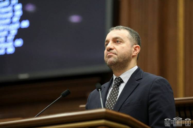 Վահան Քերոբյանի գործը «բուրդ է»