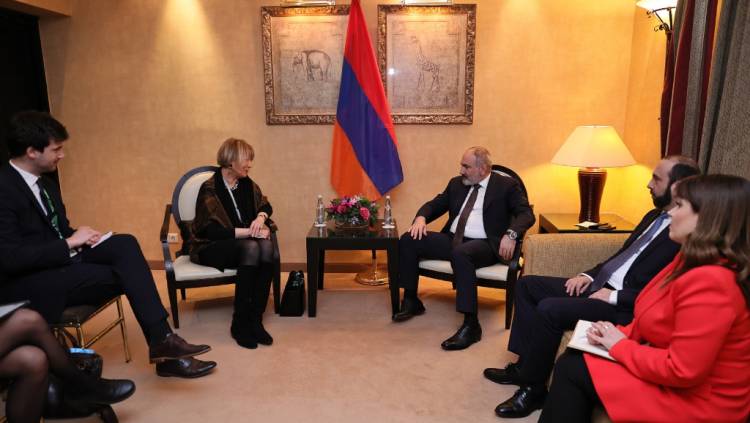 Նիկոլ Փաշինյանը հանդիպել է ԵԱՀԿ գլխավոր քարտուղար Հելգա Շմիդին
