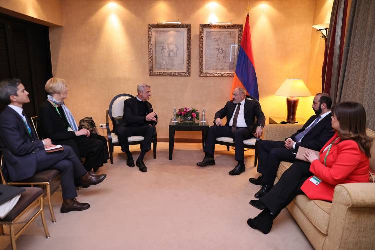 Փաշինյանը ՄԱԿ Փախստականների հարցերով հանձնակատարի հետ քննարկել է ԼՂ-ից բռնի տեղահանվածների խնդիրները