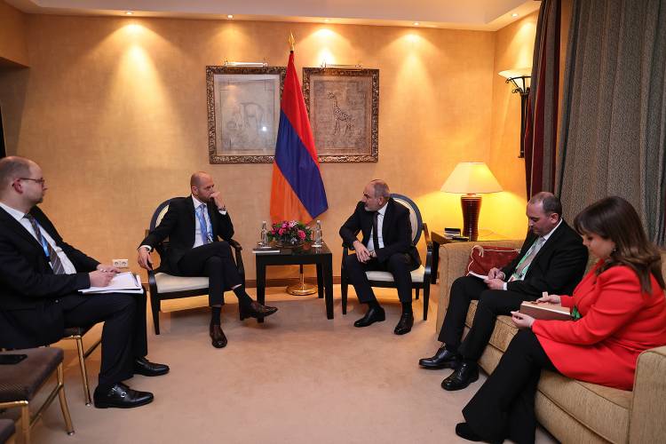 Փաշինյանը հանդիպել է «Սիմենս էներջի» ընկերության տնօրենի հետ