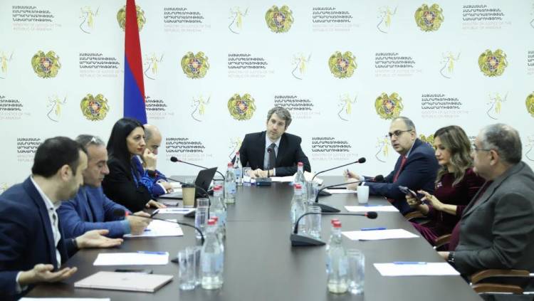 Խորհրդին է ներկայացվել փոփոխությունների և նոր սահմանադրությունների ընդունման միջազգային փորձը