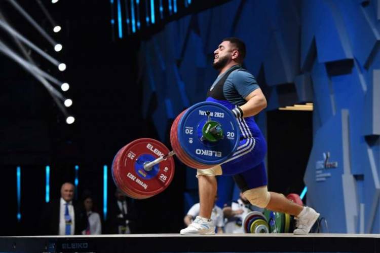 Ծանրամարտի ԵԱ․ Պետրոս Պետրոսյանը վնասվածք ստացավ և ժամանակից շուտ ավարտեց ելույթները