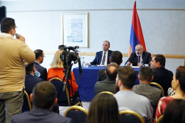 Մազից կախված հայ-ռուսական հարաբերություններն ու Արեւմուտքի պահանջը․ «Հրապարակ»