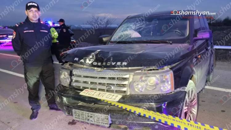 Արարատում բախվել են ՊՆ ծառայողի «Range Rover»-ն ու «Glovo»-ի մոտոցիկլը․ վիրավոր կա