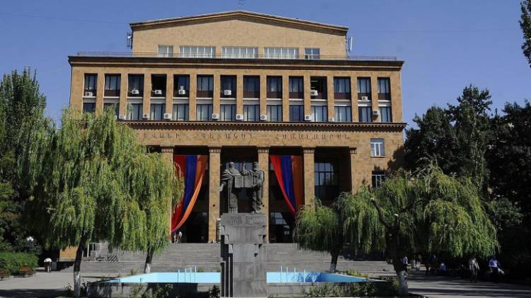 Խաղաքարտերը բացեց. «Փաստ»