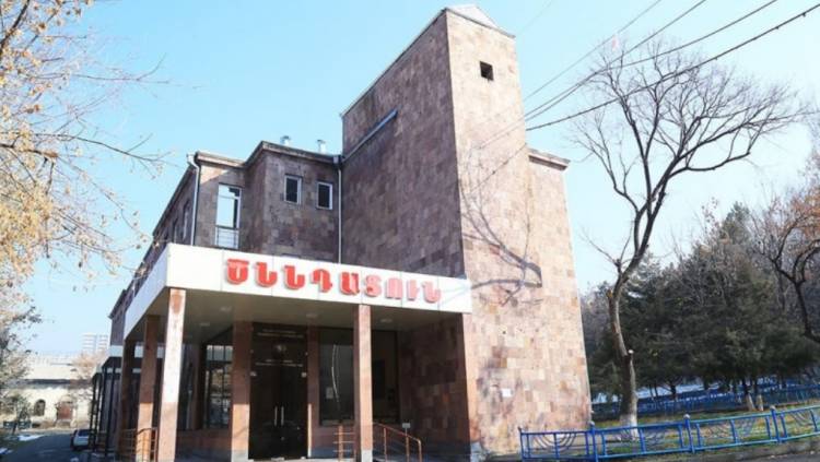 Ի՞նչ կապ ունի քաղաքապետարանի պաշտոնյան «Քանաքեռ-Զեյթուն» ծննդատան շուրջ աղմուկի հետ. «Փաստ»