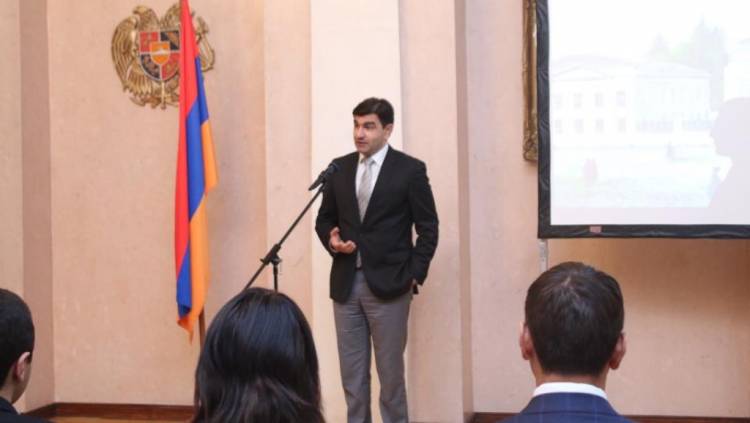 Բորիս Սահակյանին ազատվել է ԱԳՆ գլխավոր քարտուղարի պաշտոնից