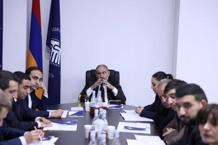 Փաշինյանը իշխանական պատգամավորների հետ փակ հանդիպում է ունեցել, խոսել մյունխենյան բանակցություններից. «Ժողովուրդ»