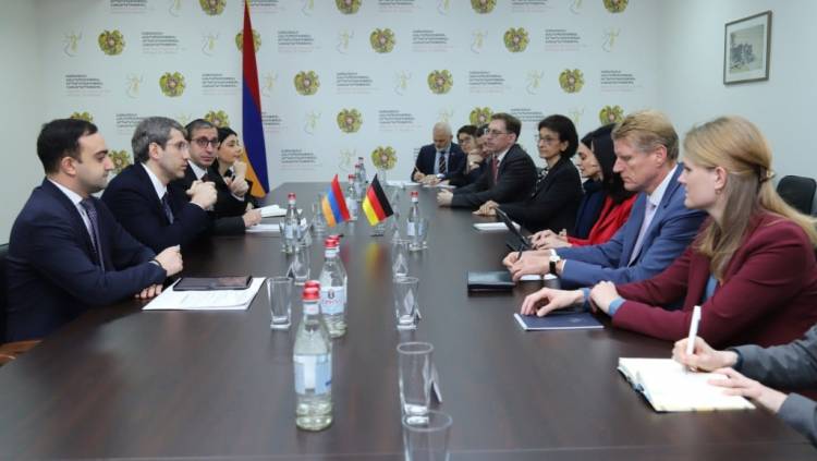 Գրիգոր Մինասյանն ընդունել է Բունդեսթագի Իրավական հարցերի հանձնաժողովի նախագահի գլխավորած պատվիրակությանը
