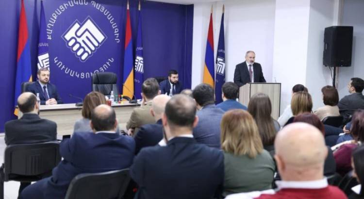 ՔՊ-ն՝ ՀԱԿ-ի և ԼՀԿ-ի հետքերով. «Հրապարակ»