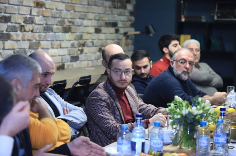 Ի՞նչ անենք, որ վերջնականապես չմեռնեք․ ԲՏԱ նախարարը հավաքել է TV-ներին․ «Հրապարակ»