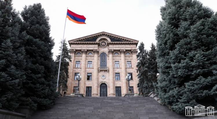 Որքա՞ն են պագևատրվել ԱԺ կին պատգամավորները և աշխատակիցները Մարտի 8-ի կապակցությամբ