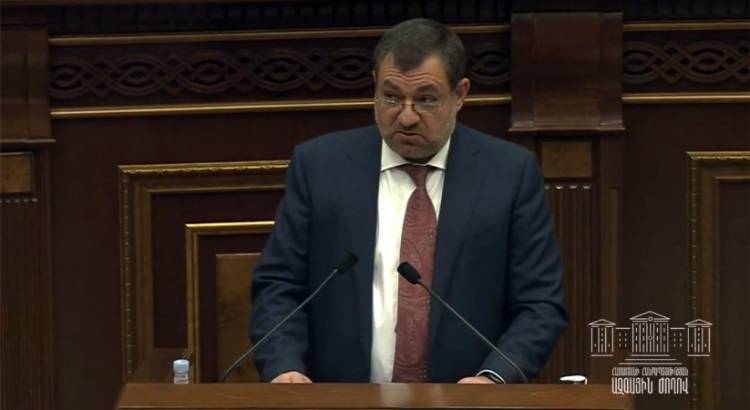 Ես չեմ ուզում հիմա մեկնաբանել դա․ Վարդազարյանը՝ իր բնակարանը խուզարկելու մասին