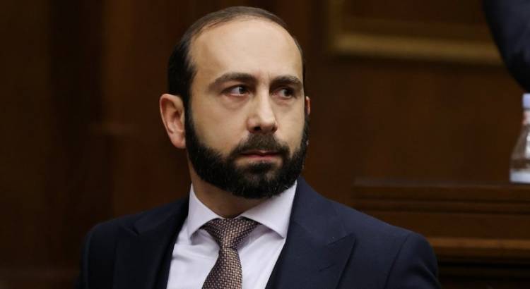 Միրզոյանը չի հաղթահարում վախերը. «Հրապարակ»