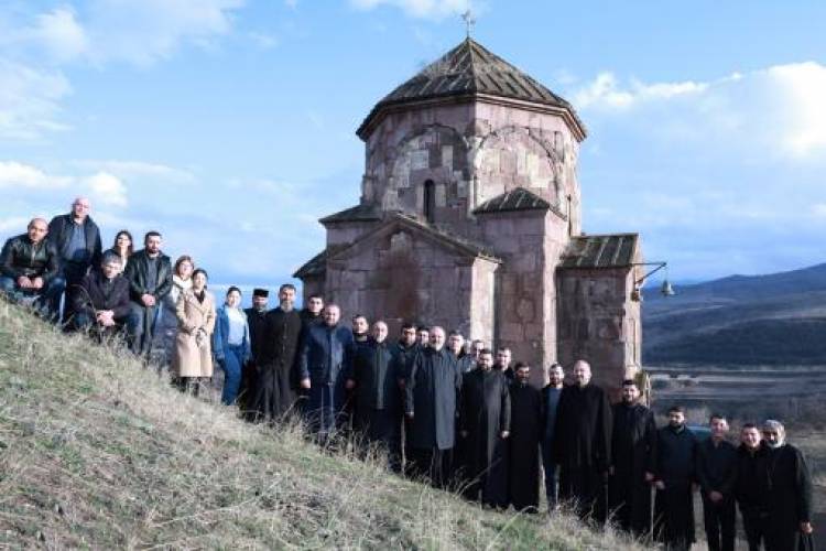 Տավուշի թեմը միասնական աղոթք է բարձրացրել սահմանապահ Ոսկեպարի Սուրբ Աստվածածին եկեղեցում