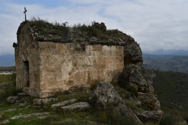 44-օրյայից, սահմանի փոփոխությունից հետո Սռնեղցի եկեղեցին հայտնվեց սահմանից 450 մ․ հեռավորության վրա
