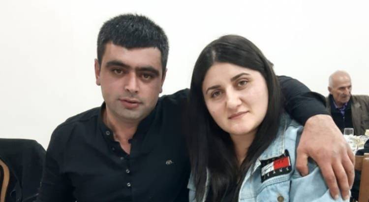 Ամեն օր նույն հարցը տալիս է մի քանի անգամ՝ «ո՞ւր ա պապան, ե՞րբ ա գալու, ինչո՞ւ է ուշանում»