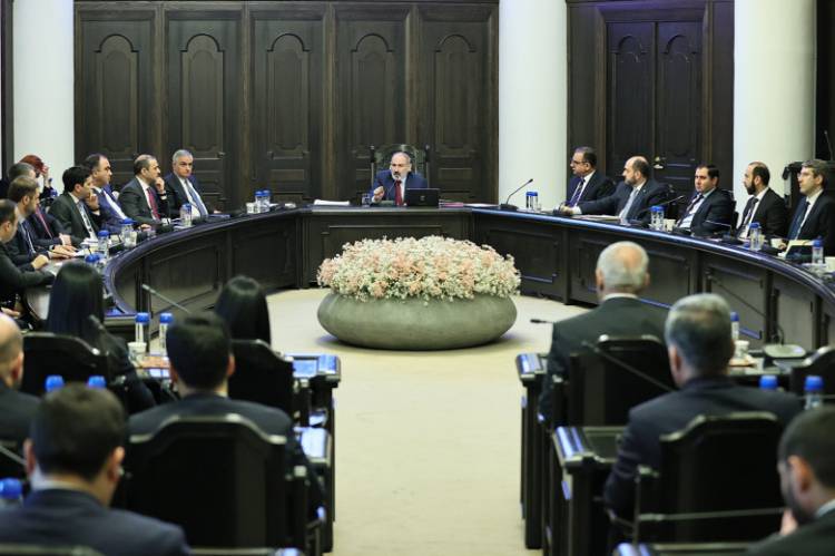 Իբր փողի խնդիր չկա, բայց գնում են թե՛ գների, թե՛ հարկերի դրույքաչափի բարձրացման ճանապարհով. «Փաստ»
