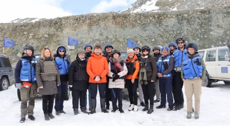 Ֆրանսիայի դեսպանը ֆրանսիացի պատգամավորների հետ այցելել է Սոթքի ոսկու հանք