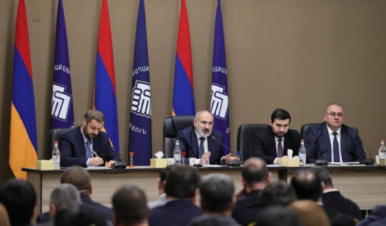 Փաշինյանը զարմացել է, որ ժողովուրդն այսքան տարի իրենց հանդուրժում է․ «Հրապարակ»