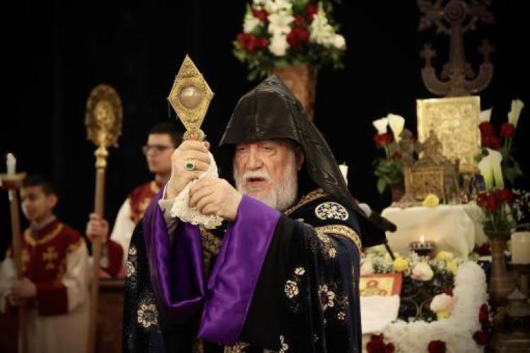 Եկե՛ք ծնկի գանք և խնդրենք Քրիստոսից գերեզման իջեցնել մեր մոլորություններն ու մեղքերը․ Արամ Ա