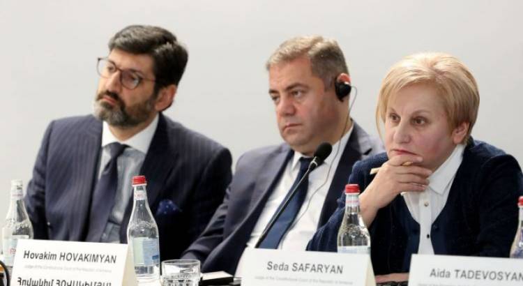 Վահե Գրիգորյանը Սեդա Սաֆարյանին ու Հրայր Թովմասյանին հեռացրել է քննությունից․ «Հրապարակ»