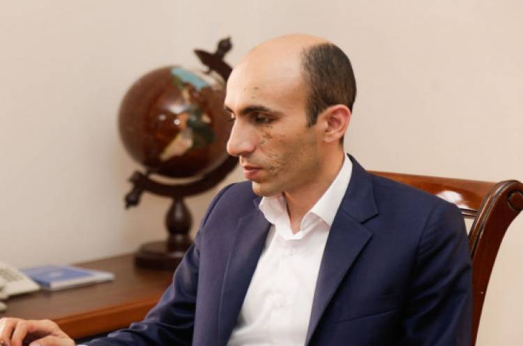 Ի՞նչ ունեք ինձ հետ կիսելու, թե՞ Ձեզ համար խորթ է, որ մարդը ազնիվ մղումներով փորձում է ծառայել այլոց ու իր արժեքներին