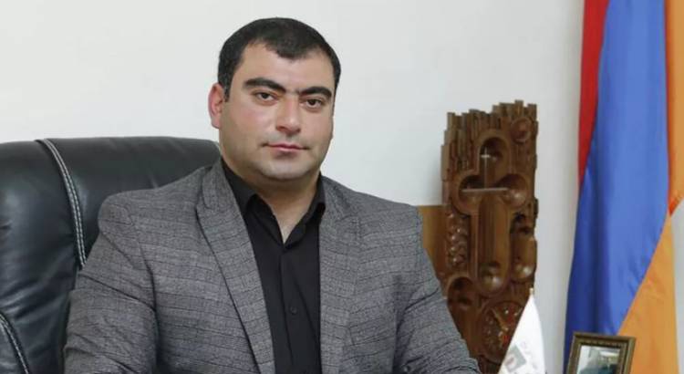 Փարաքարի համայնքապետը հայհոյել ու սպառնացել է իր ենթակա կնոջը․ նրան նորից մեղադրում են խուլիգանության մեջ