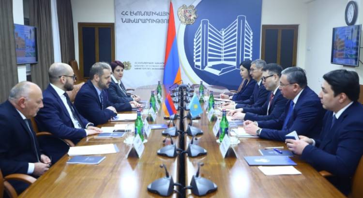 Նախարարը հյուրերին ներկայացրել է նաև ՀՀ կառավարության «Խաղաղության խաչմերուկ» նախագիծն ու դրա սկզբունքները
