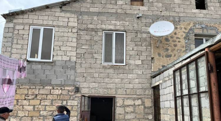 Անկանոն կրակի հետևանքով վնասվել են Սյունիքի Տեղ գյուղի տներից մեկի տանիքը և պատուհանը. ՆԳՆ
