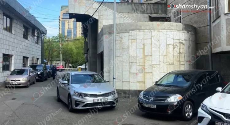 Արտակարգ դեպք՝ Երևանում. 1,5 տարեկան տղան 3-րդ հարկի պատուհանից ընկել է, պայքարում են նրա կյանքի համար