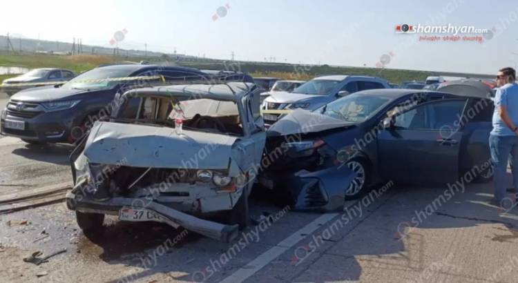 Շղթայական վթար՝ Արարատում. բախվել են «Toyota Corolla»-ն, «Hyundai Sonata»-ն ու 2 «ՎԱԶ 2106», 6 վիրավոր կա