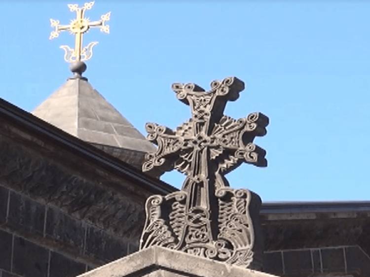 Հայ Առաքելական եկեղեցին այսօր նշում է Սուրբ Խաչի երևման տոնը