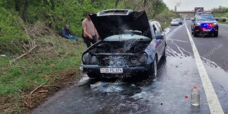 Արտակարգ դեպք Կոտայքում․ «Չայնիի ոլորաններ»-ում «Mercedes» է այրվել
