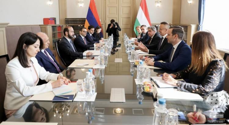 Բուդապեշտում տեղի է ունեցել Արարատ Միրզոյանի և Հունգարիայի իր գործընկերոջ հանդիպումը