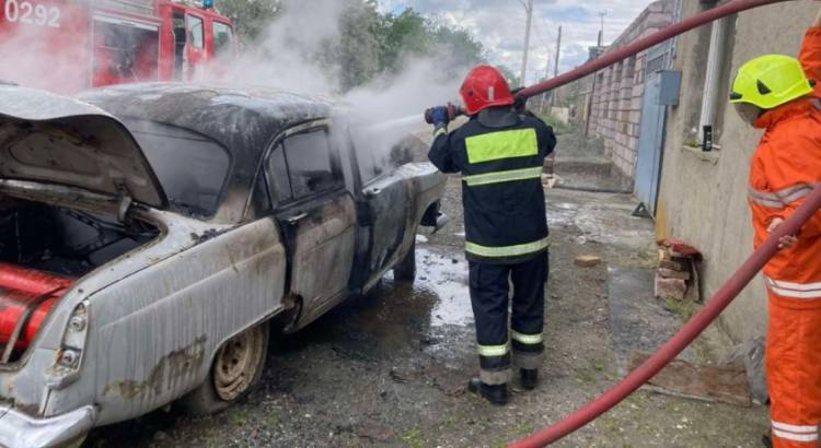 Արտակարգ դեպք Արմավիրում․ «GAZ» մակնիշի մեքենայի մեջ հրդեհ է բռնկվել